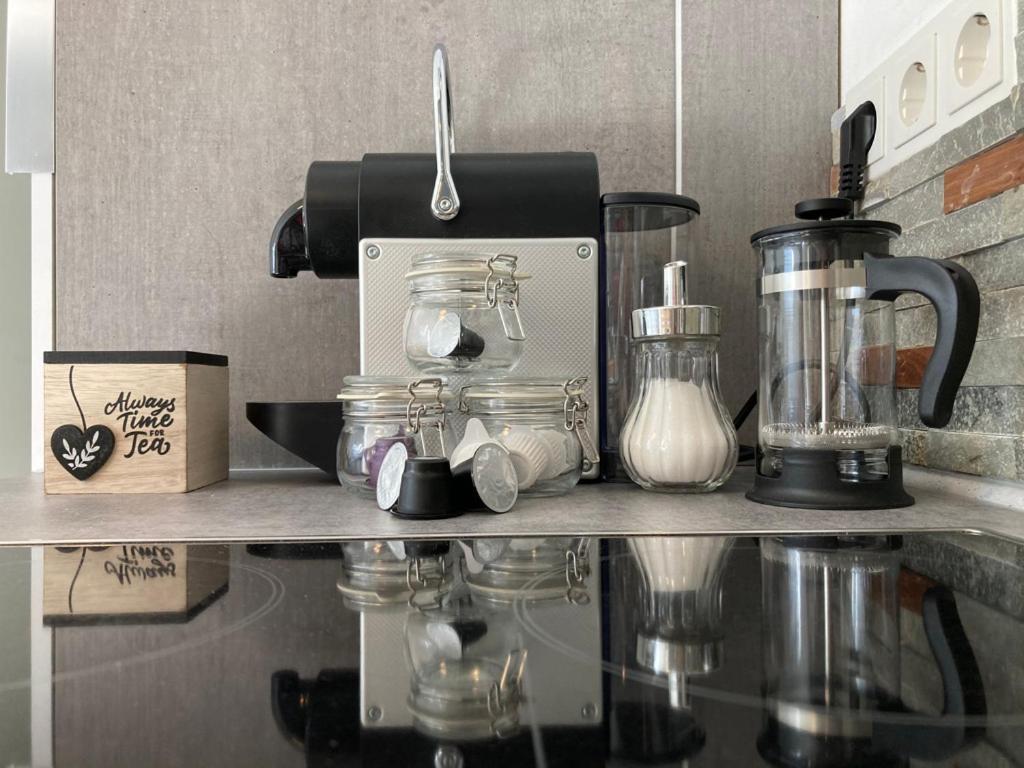 Living At Saarpartments -Adults Only- 2 Bedroom, Netflix - Business & Holiday Apartments For Long- And Short Term Stay, 3 Min To Train Station, Secure E-Bike Parking! Саарбрюккен Экстерьер фото